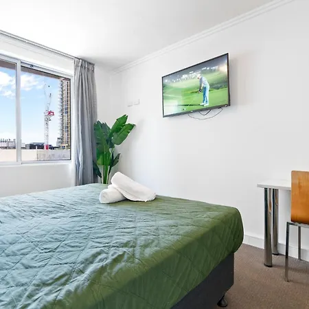 Stylish 1-bed In Vibrant South