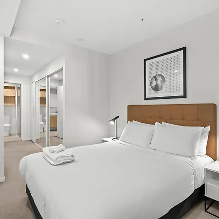Apartment Center 1br With Views, Parking And 5 Star Rooftop Pool Brisbane