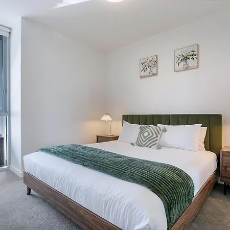 Stunning 1br With Views And Fantastic Location! * Brisbane