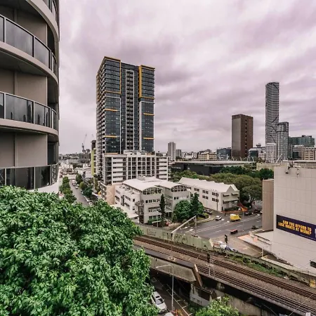 Soft Glow Serene Lucid 2br Apartment Brisbane