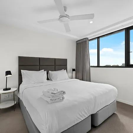 Riverside 1br With King Bed And Pool!