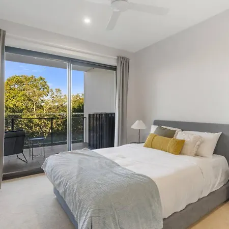 Stylish Escape 2 Ensuites Balcony Near Shops * Brisbane