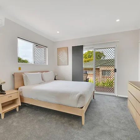 Apartment Tranquil 3-bed Unit With Lush Garden Views Brisbane