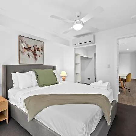 Bright And Stylish 2br With Spacious Balcony And Wifi Apartment *
