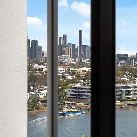 Apartment River View 1Br With Amazing Rooftop Pool & Parking