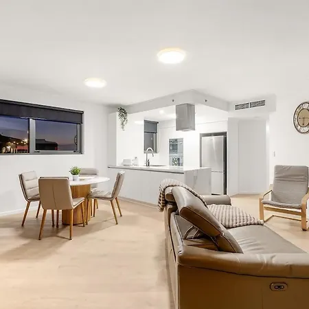Amazing 2bed-2bath-1car-balcony-views - Cbd *