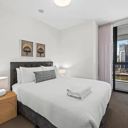 Stunning And River Views With Parking * Brisbane