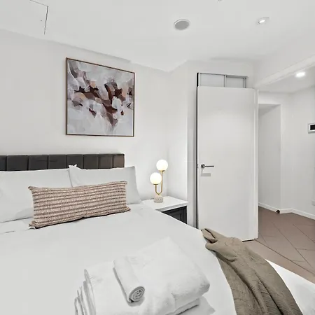 Apartment Stunning 2br - Tallest Building In Cbd Pool, Gym