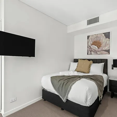Sky - Cbd 2br With Stunning Views, Pool And Gym Apartment Brisbane