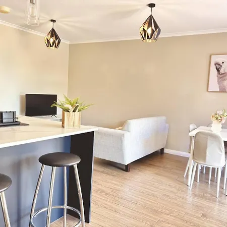 Apartment Comfy Convenient 1 Bedroom Boundary21
