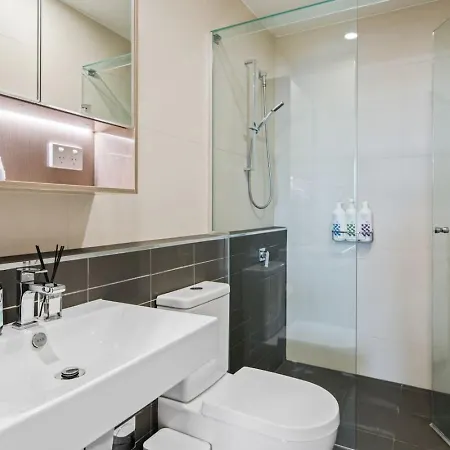 Stylish With Balcony Easy Access To Everywhere Apartment