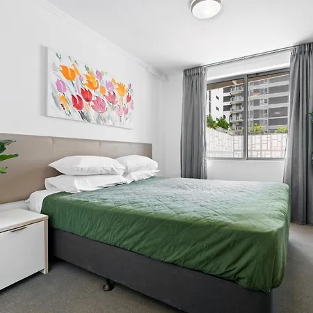 Stylish 1-bed In Vibrant South Apartment *