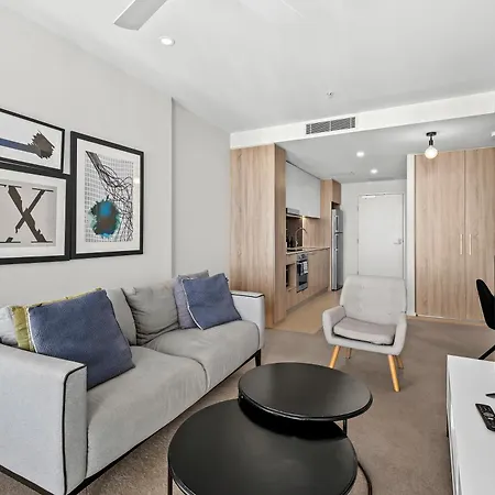 Center 1br With Views, Parking And 5 Star Rooftop Pool Brisbane
