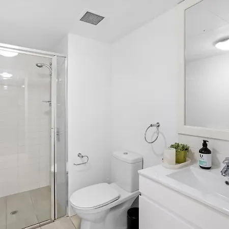 Modern 2br In Cbd Free Parking And Pool Brisbane