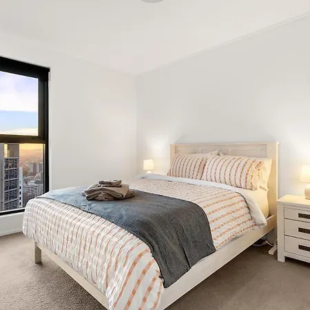 Amazing 2bed-2bath-1car-balcony-views - Cbd Apartment