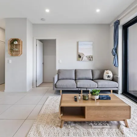 2 Bedroom Balcony Close To Hotspots Brisbane