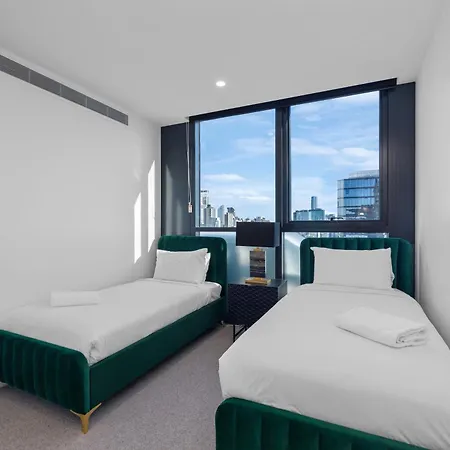 Luxe Sub-penthouse With Rooftop Pool And 2 Car Parks Apartment