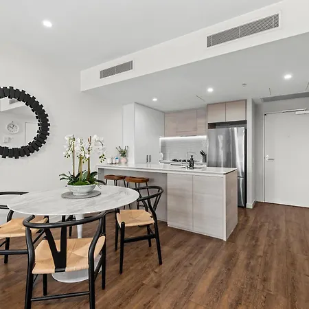 Apartment Stunning And River Views With Parking Brisbane