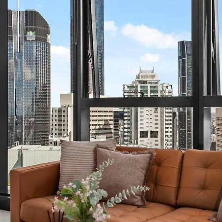 Stunning 2br - Tallest Building In Cbd Pool, Gym *