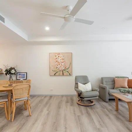 Location 2-bed With Gym Pool 7-min From Cbd Apartment