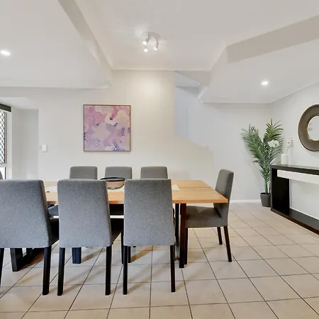 Tranquil 3-bed Unit With Lush Garden Views * Brisbane