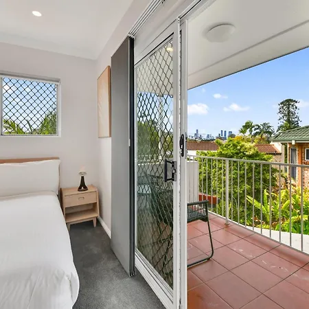 Tranquil 3-bed Unit With Lush Garden Views * Brisbane