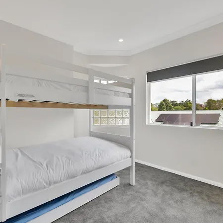 Tranquil 3-bed Unit With Lush Garden Views