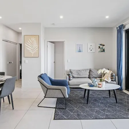 Apartment Stylish With Balcony Easy Access To Everywhere