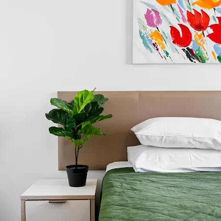 Stylish 1-bed In Vibrant South Apartment