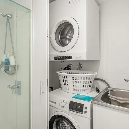 Amazing 2bed-2bath-1car-balcony-views - Cbd