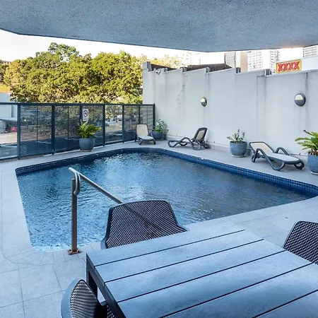 Convenience & Comfort At The Abbey On Roma Apartment *