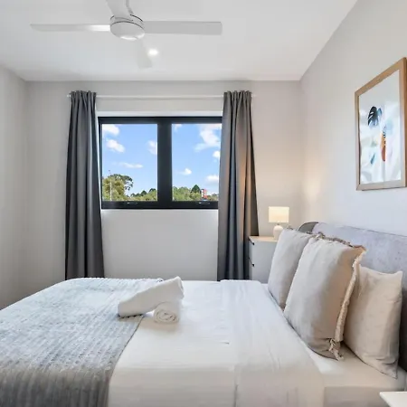 2 Bedroom Balcony Close To Hotspots * Brisbane