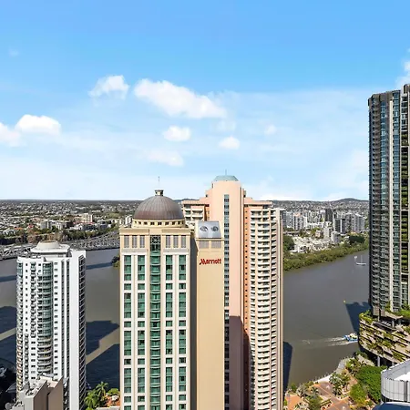 Center 1br With Views, Parking And 5 Star Rooftop Pool Apartment *