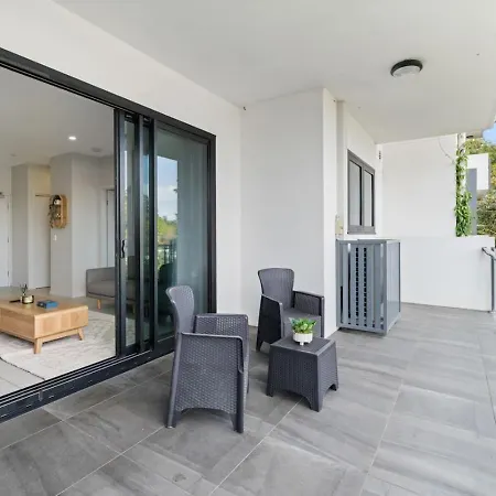 Apartment 2 Bedroom Balcony Close To Hotspots