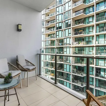 Apartment Laguna - Free Park Pool & Gym