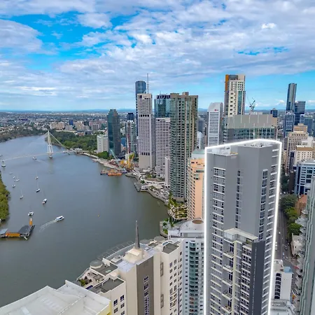 Apartment River Views 2 Bed 2 Bath Secure Parking *