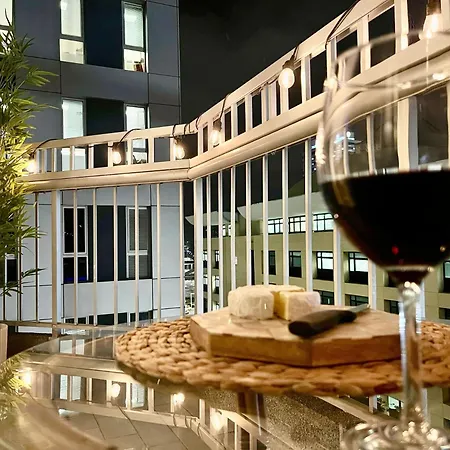 Apartment Convenience & Comfort At The Abbey On Roma *