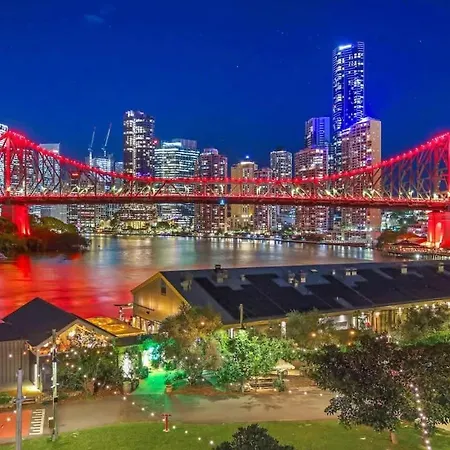 Modern 2br In Cbd Free Parking And Pool Apartment *
