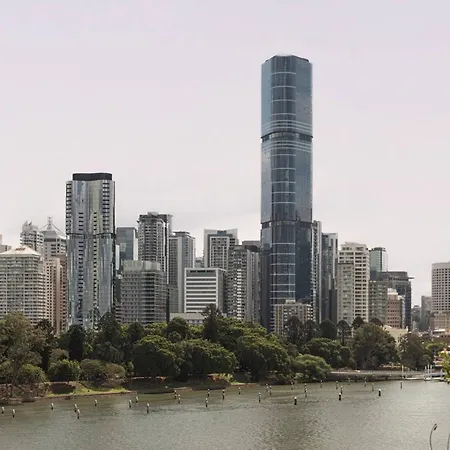Family & Group Getaway - 5 Bedrooms, 12 Guests Apartment Brisbane