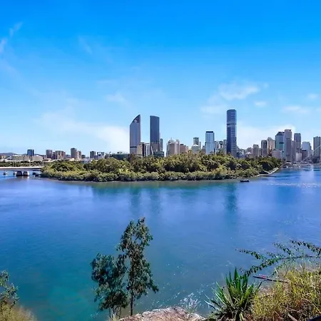 Modern 2br In Cbd Free Parking And Pool *