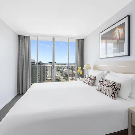 Oaks Lexicon Aparthotel 4*