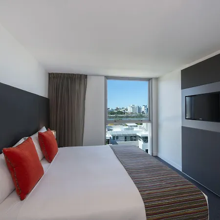 Mantra South Bank 4*