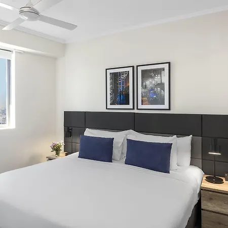 Aparthotel Oaks On Margaret 4*
