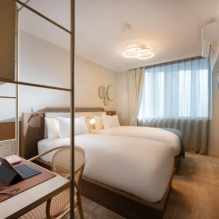 Mantra Terrace Hotel 4*