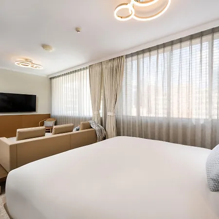 Hotel Mantra Terrace 4*