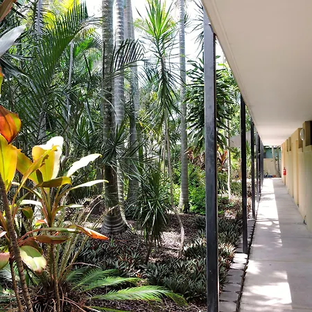 Western Airport 85 Motel 4*