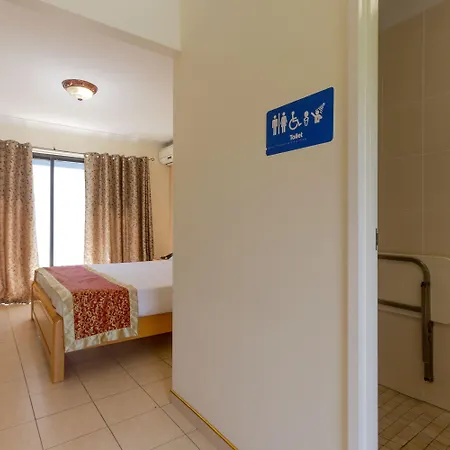 Novena Palms Motel 4*