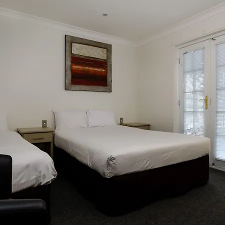 The Waterloo Bay 3*