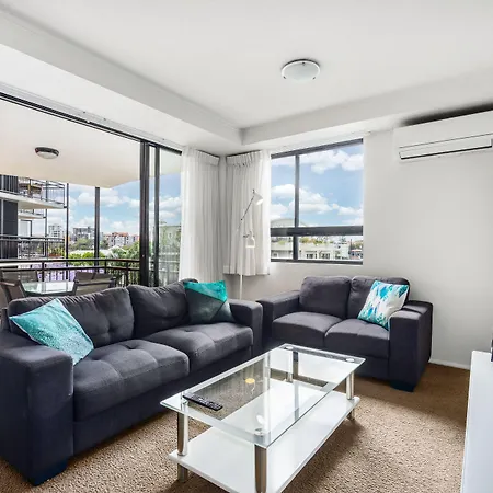 The Docks On Goodwin Aparthotel 5*