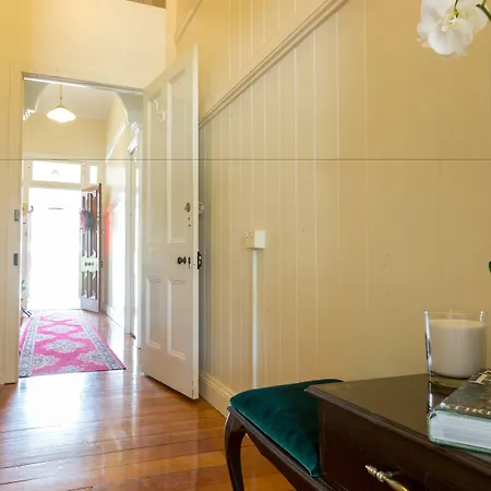 99 Kirkland 3* Brisbane